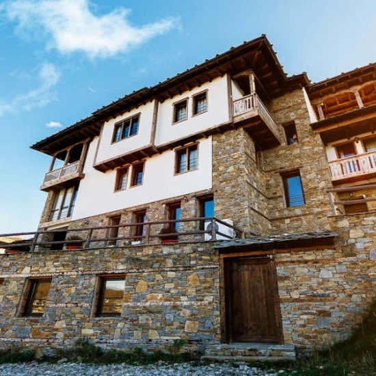 A party experience for a cheerful company - a weekend in Leshten with friends from Makaroon