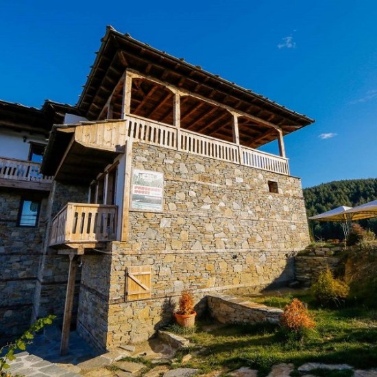 A party experience for a cheerful company - a weekend in Leshten with friends from Makaroon