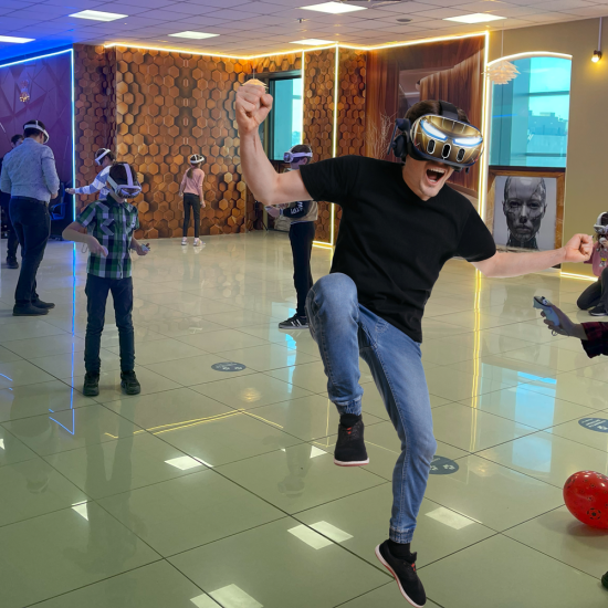 Игри и забава отвъд реалността с VR приключение във Варна от Makaroon