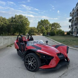Приключение за супергерои: 1 час разходка със сюрреалистичния автомобил на три гуми Polaris Slingshot във Варна  