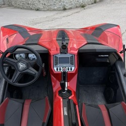 Приключение за супергерои: 1 час разходка със сюрреалистичния автомобил на три гуми Polaris Slingshot във Варна  