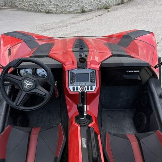 Забавление, адреналин и щипка фантастика с Разходка с Polaris Slingshot край Варна от Makaroon