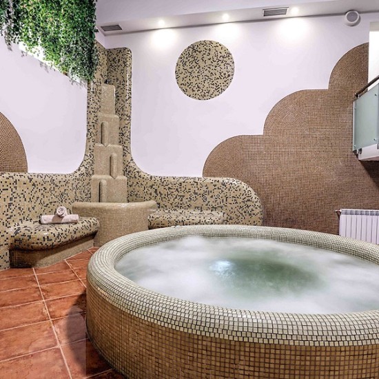 Нощувка във „Вила Синтика“ – преживяване с вкус и аромат на вино от Макароон