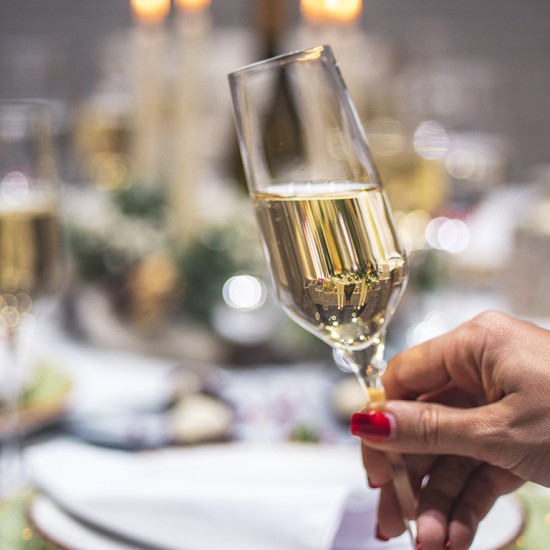 Почивка сред природата с две нощувки в стая Де Лукс във вила Синтика от Makaroon