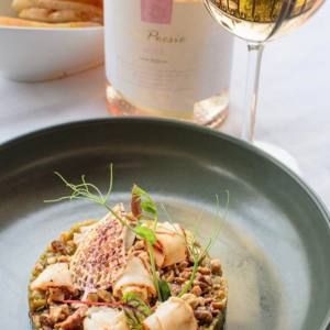 Две нощувки за двама в стая Де Лукс във вила Синтика с дегустация, закуска и вечери + вино 