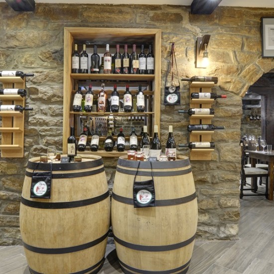 Дегустация на 5 вида вино от района на Велико Търново с включен кетъринг от Makaroon