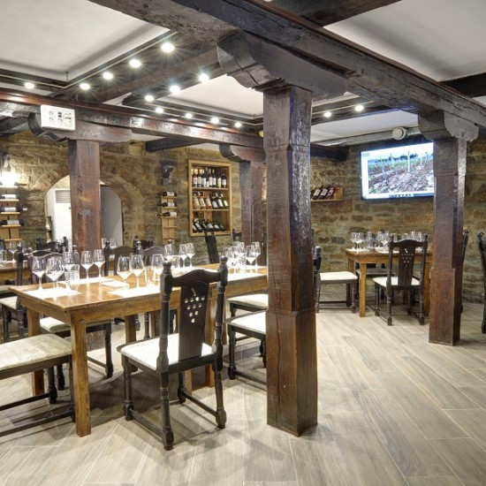 Дегустация на 5 вида вино от района на Велико Търново с включен кетъринг от Makaroon