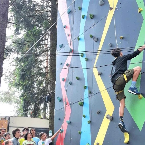 Приключение във въжен парк, конна езда и каране на АТВ в Добринище от Макароон