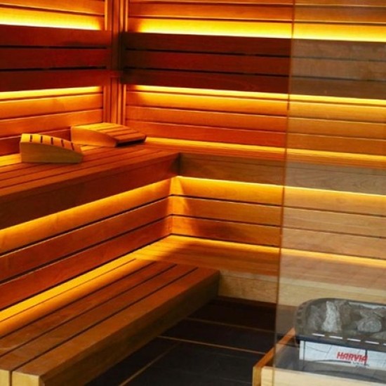 Насладете се на почивка сред природата с Нощувка за двама със закуска и разходка с водно колело в Waterside Spa Complex от Makaroon