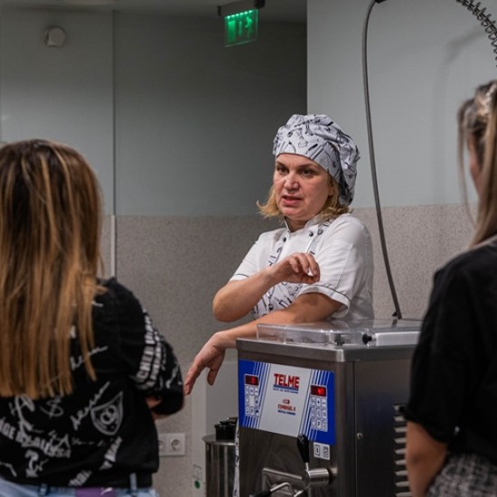 Оригинален подарък - уъркшоп по приготвяне на джелато Макароон