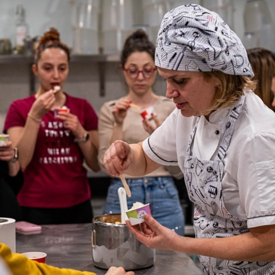 Оригинален подарък - уъркшоп по приготвяне на джелато Макароон