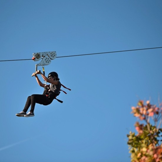 Понесете се над вълните и усетете адреналина с Зип Лайн eкстремно спускане за един човек в с. Топола от Makaroon