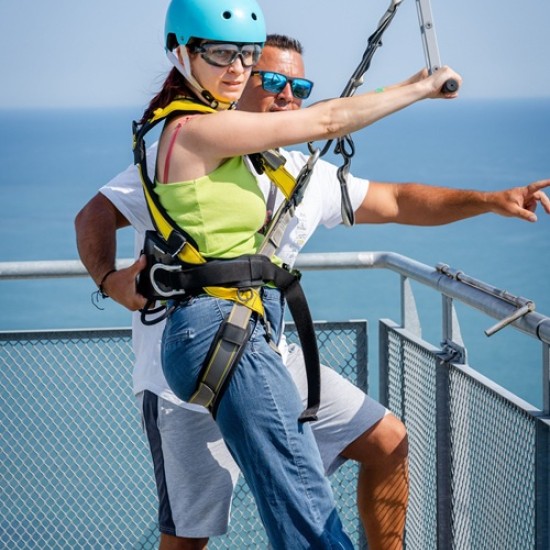 Понесете се над вълните и усетете адреналина с Зип Лайн eкстремно спускане за един човек в с. Топола от Makaroon