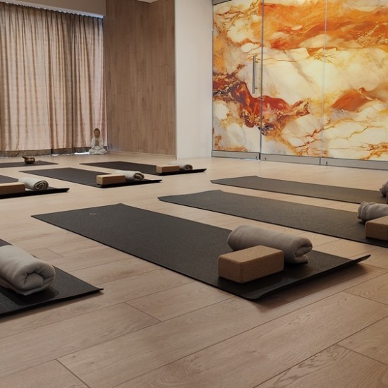 Постигнете хармония с "Индивидуална йога практика" от Makaroon Постигнете хармония с "Индивидуална йога практика" от Makaroon