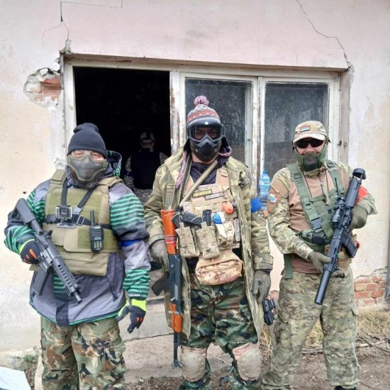 Впуснете се в епично приключение с Игра на Airsoft в Горна Оряховица от Makaroon