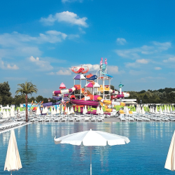 Водни забавления с делничен билет за двама в Аквапарк София 