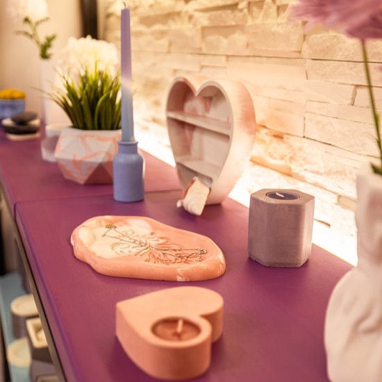 Create in a broken way with an Art Workshop for making decorations from concrete from Makaroon