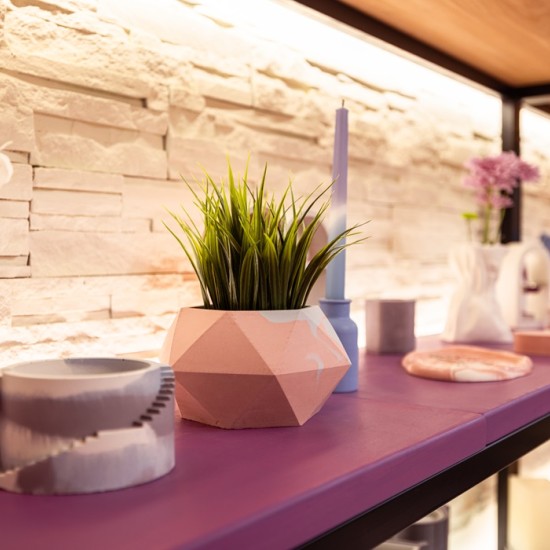 Create in a broken way with an Art Workshop for making decorations from concrete from Makaroon