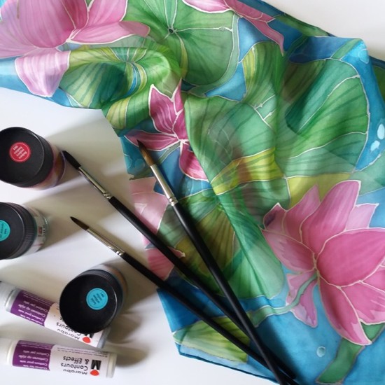 Дайте свобода на въображението си с Рисуване върху копринено фишу от Makaroon