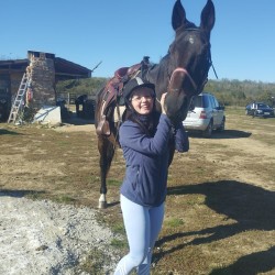 Урок по езда на манеж в с. Батошево Урок по езда на манеж в с. Батошево