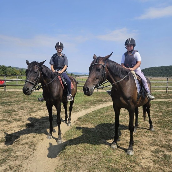 Природа, коне и релакс с "Езда сред природата за начинаещи в с. Батошево" от Makaroon