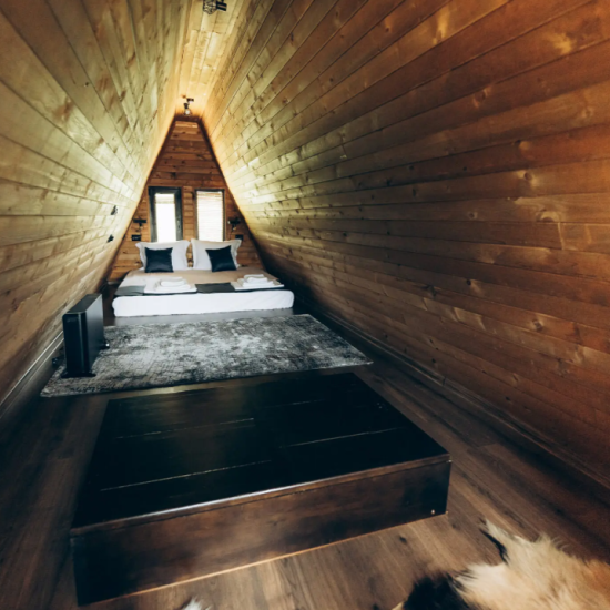 Почивка и природа - Уикенд със закуска за двама в самостоятелна вила в комплекс „СкитникЪ“ от Makaroon Почивка и природа - Уикенд със закуска за двама в самостоятелна вила в комплекс „СкитникЪ“ от Makaroon