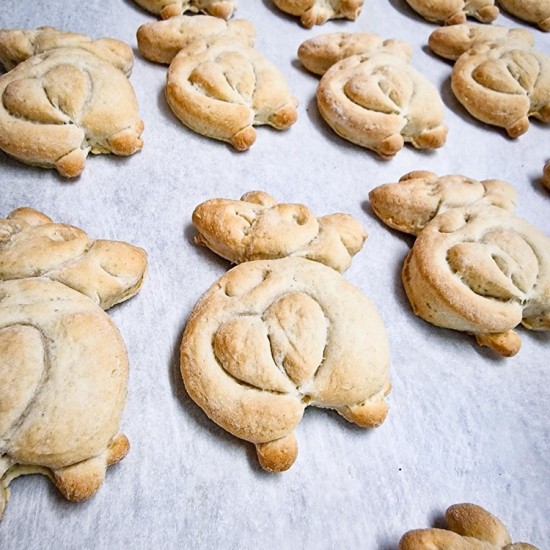 Сладки моменти с Корги бисквитка и кафе за двама в Корги Кафене от Makaroon