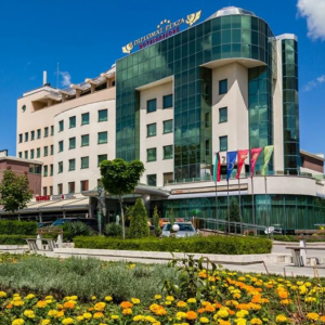 Нощувка за двама със закуска и СПА в Хотел Дипломат Плаза, Луковит + романтична разходка с лодка