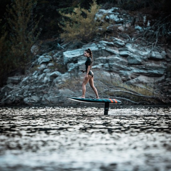 Eкстремно във и над водата с "Урок по e-foil на яз. Въча около Пловдив" oт Makaroon Eкстремно във и над водата с "Урок по e-foil на яз. Въча около Пловдив" oт Makaroon