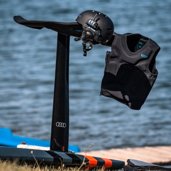 Eкстремно във и над водата с "Урок по e-foil на яз. Въча около Пловдив" oт Makaroon Eкстремно във и над водата с "Урок по e-foil на яз. Въча около Пловдив" oт Makaroon