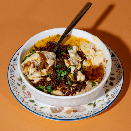 Насладете се на експлозия от вкусове и аромати с 3-степенно меню по избор за двама в сирийски ресторант Емеса от Makaroon