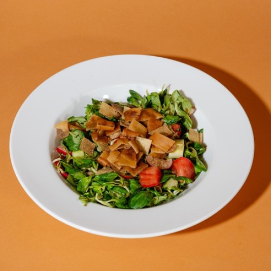 Насладете се на експлозия от вкусове и аромати с 3-степенно меню по избор за двама в сирийски ресторант Емеса от Makaroon