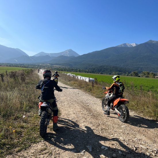 Целодневен преход с ендуро мотор край София или Габрово от Макароон