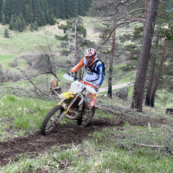 Целодневен преход с ендуро мотор край София или Габрово от Макароон