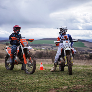 Индивидуален урок по управление на ендуро мотор в София Индивидуален урок по управление на ендуро мотор в София