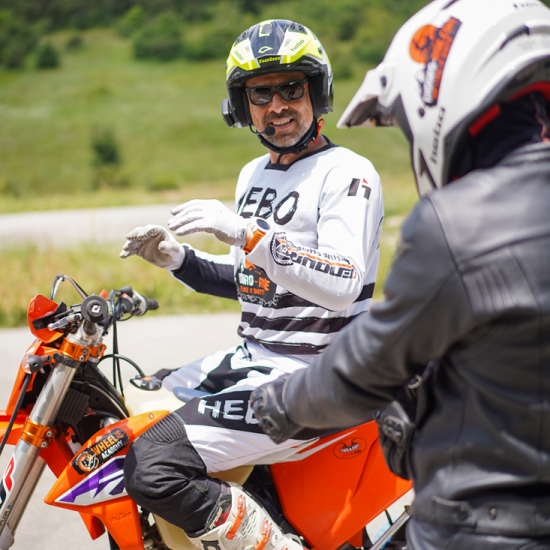 Урок по каране на ендуро мотор на една гума