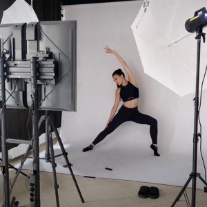 Станете фотограф с “Автопортрет във фотоателие” Станете фотограф с “Автопортрет във фотоателие”