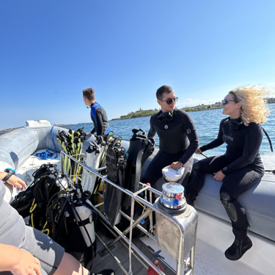 Explore the seabed with the "Diving Course" from Makaroon.bg