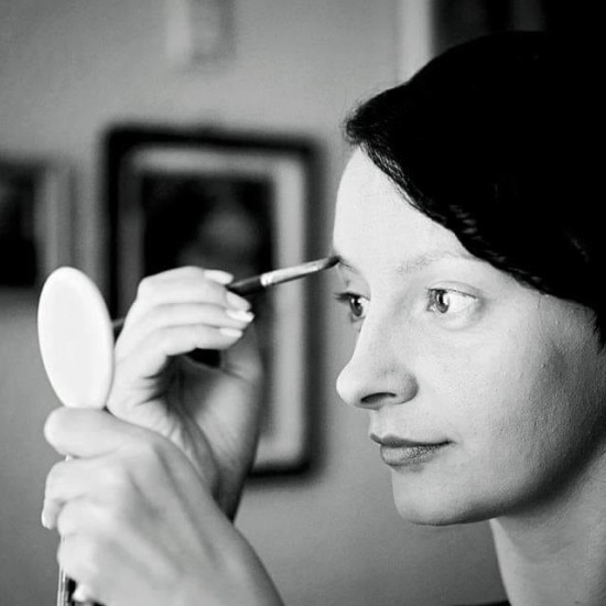 Разпуснете в женска компания с „Грим и вино във Варна“ от Makaroon