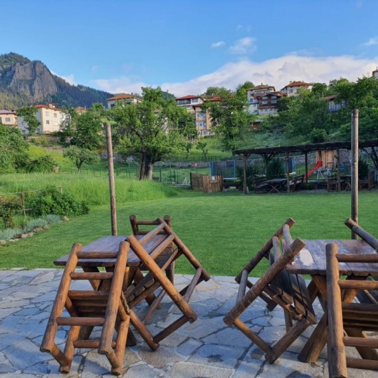 Почивка, потопена в уют и спокойствие, с Две нощувки за двама в двойна стая в "Хотел Даффи" от Makaroon