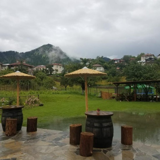 Подарете една феерична почивка сред природата с Две нощувки за двама в тройна стая в "Хотел Даффи" от Makaroon