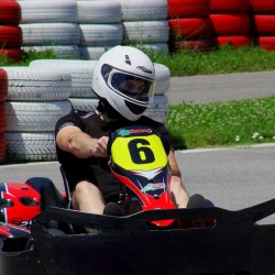 Картинг за един човек – предизвикателство и динамика на пистата