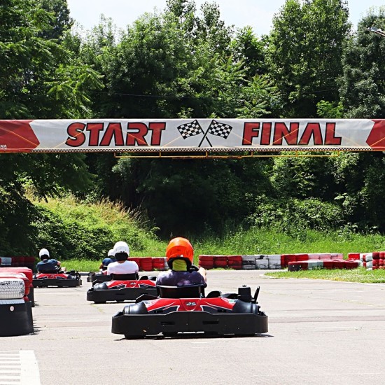 Картинг за един човек – предизвикателство и динамика на пистата от Макароон