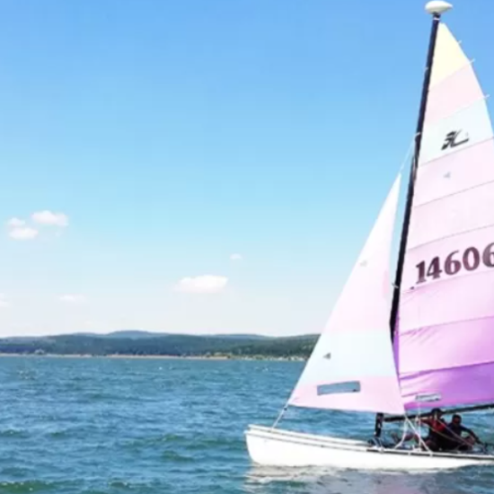 Покорете летния сезон с "Ветроходство с катамаран на яз.Искър" от Makaroon