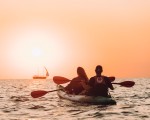 Насладете се на едно невероятно слънчево преживяване на морето с Излет с каяк край Варна от Makaroon