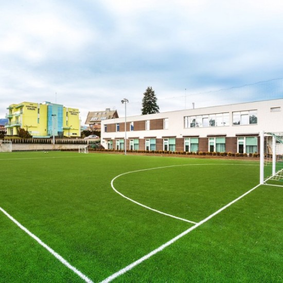 Направете един незабравим подарък с "Уикенд за двама в Комплекс Европа“ в Долна Баня от Makaroon