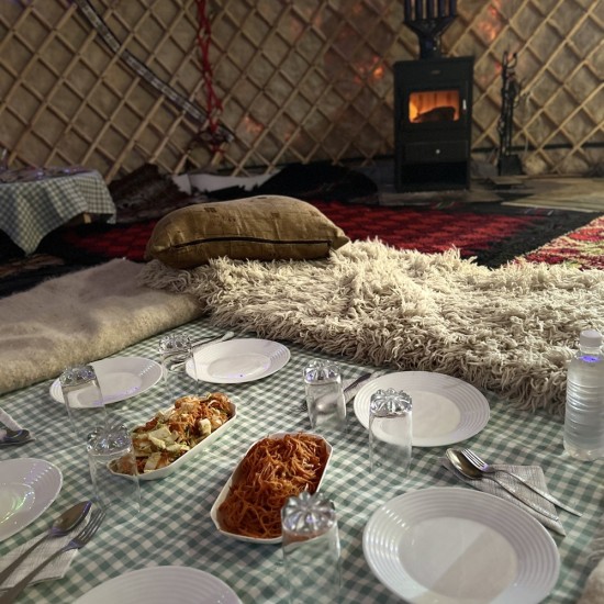 Блян за спокойствие и природа „Конна езда + обяд или вечеря в юрта“ от Makaroon