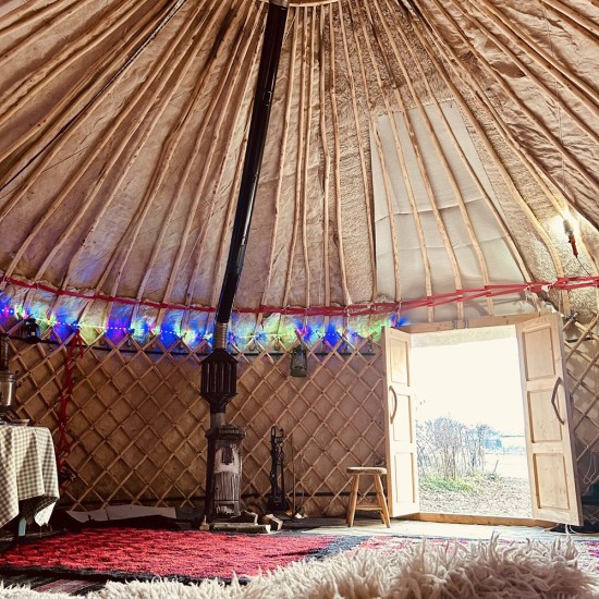 Блян за спокойствие и природа Конна езда + обяд или вечеря в юрта от Makaroon