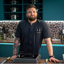 Запретнете ръкави с Кулинарни курсове с Николай Немигенчев