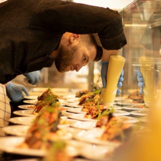 Задобрейте в кухнята с Кулинарни курсове с Николай Немигенчев от Makaroon